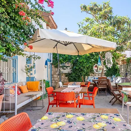 Imerek Tas Ev 알라카티